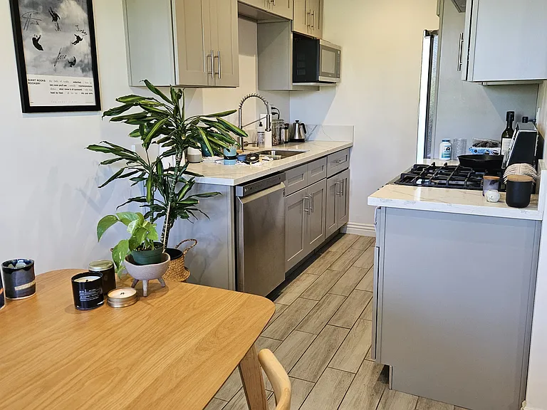 2111 E Bermuda St #A — Photo 6