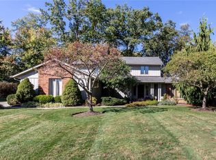 29249 Orangewood Dr, Beachwood, OH 44122