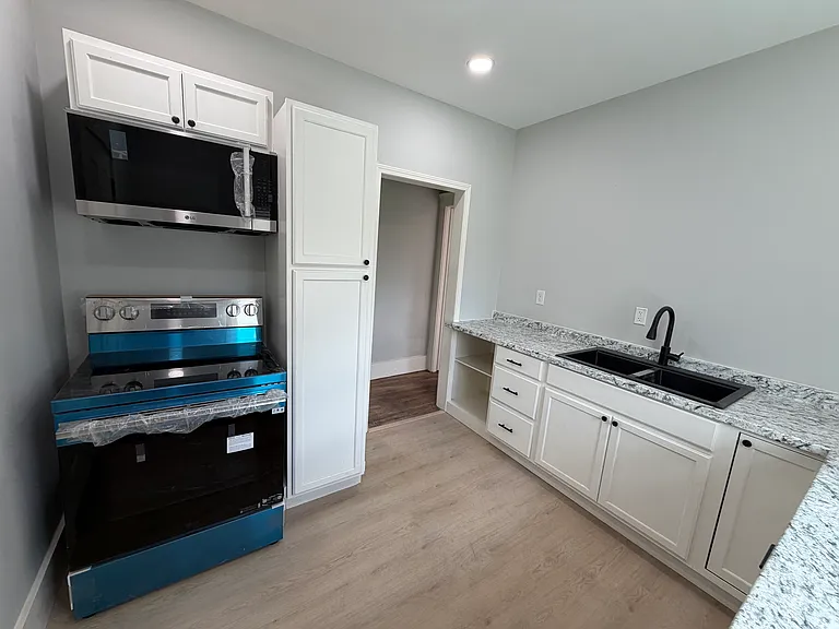 3284 Northwestern St #2 — Photo 7