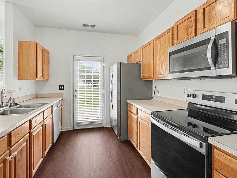 7514 Abigail Glen Dr — Photo 7