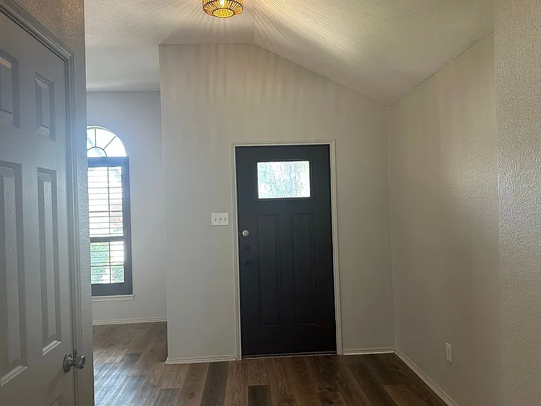 5212 Blackwood Dr — Photo 3