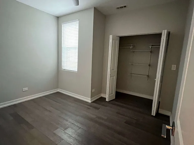 1554 W Hollywood Ave — Photo 9