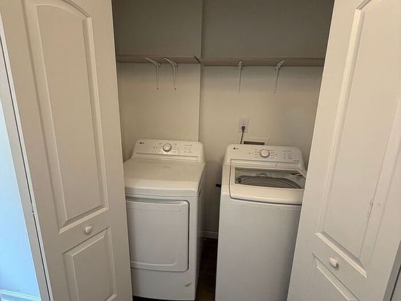 4th image of 5406 Barrington Dr
