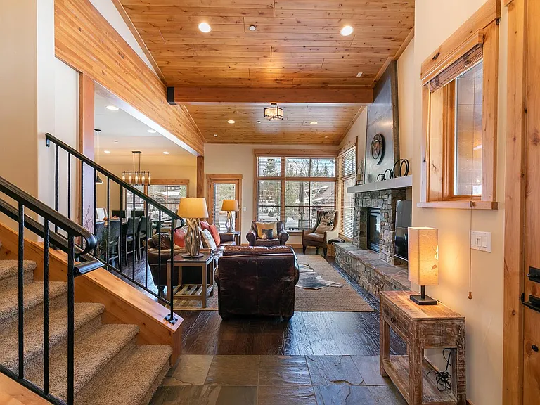10108 Sagebrush Ct — Photo 5