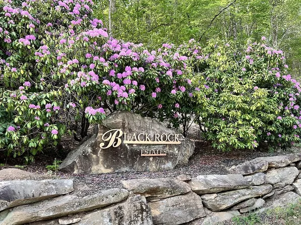 35 Black Rock Estates Rd, Clayton, GA 30525