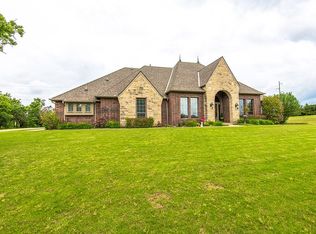 2209 Crestwood Dr, Jones, OK 73049