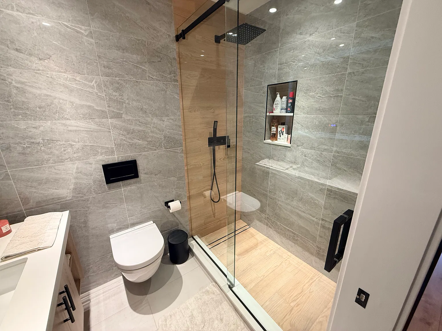2 bed, $2,500 — Photo 4