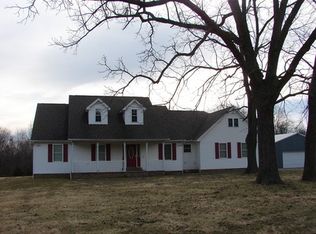 16032 Jordans Fort Rd, Pittsburg, IL 62974