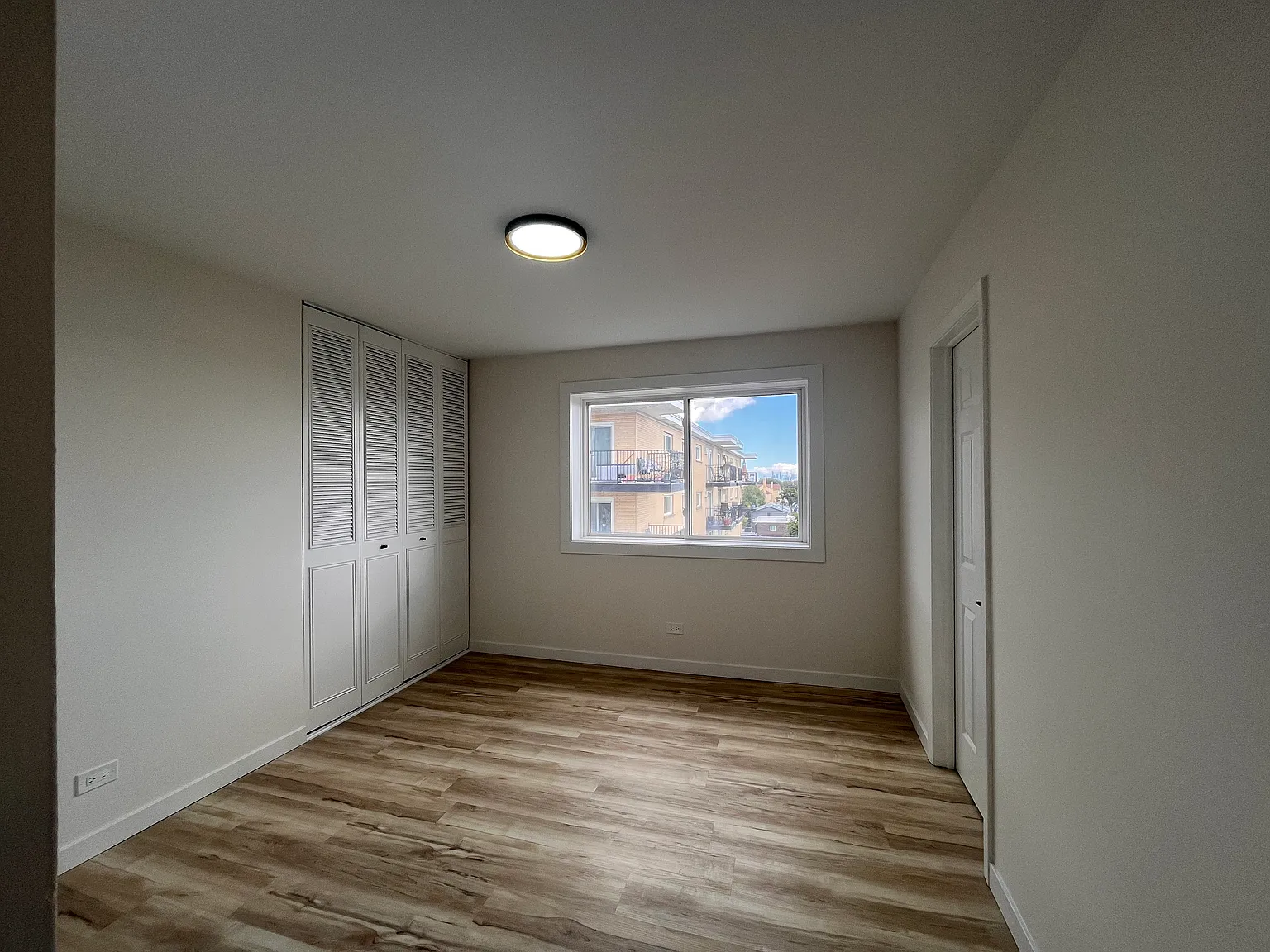 2 bed, 1.5 bath, 1100 sqft, $1,950 — Photo 4