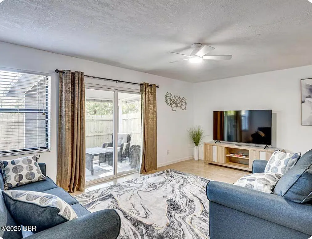 2 bed, 2.5 bath, 1434 sqft, $2,050 — Photo 4