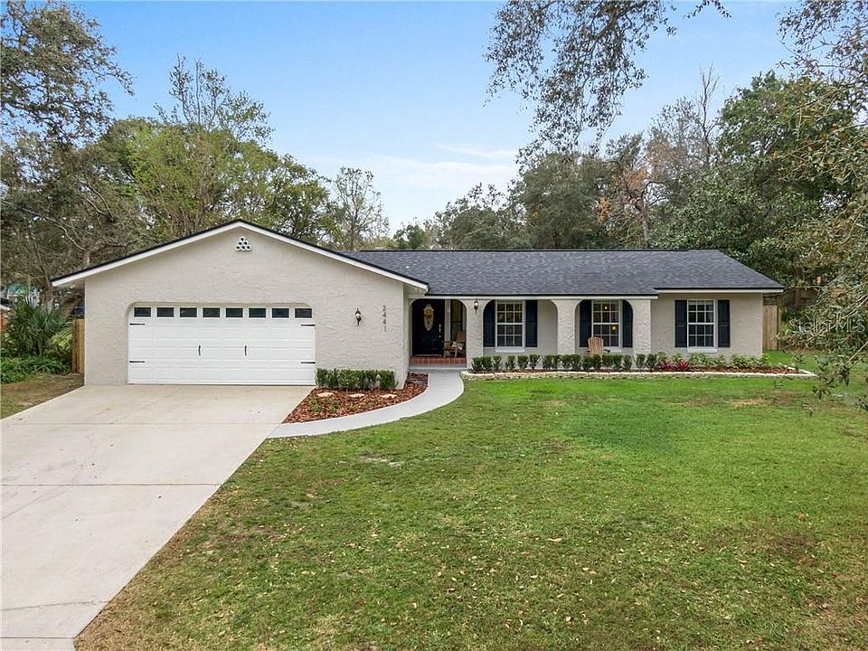 1st image of 2441 Oak Dr