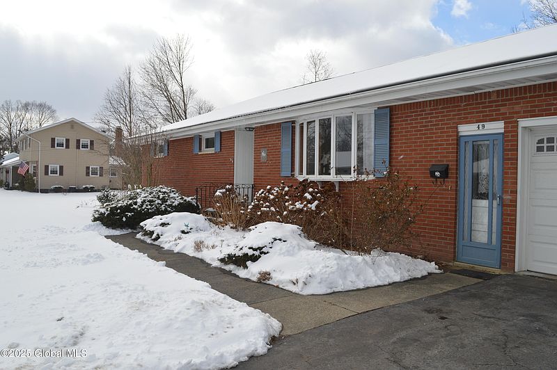 3rd image of 49 S Clement Avenue