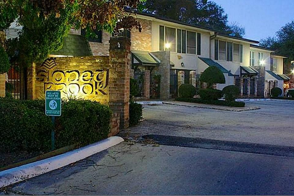 1st image of 1800 Stoney Brook Dr #32