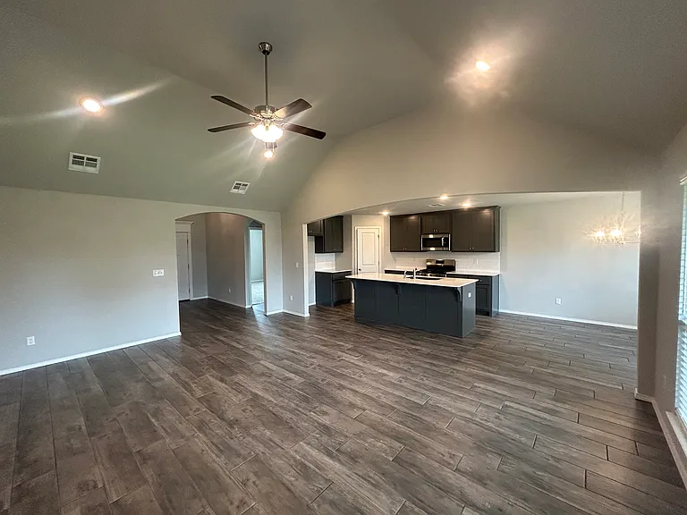 1502 E Utica Pl — Photo 4