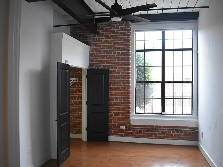 1261 Caroline St NE #101 — Photo 4
