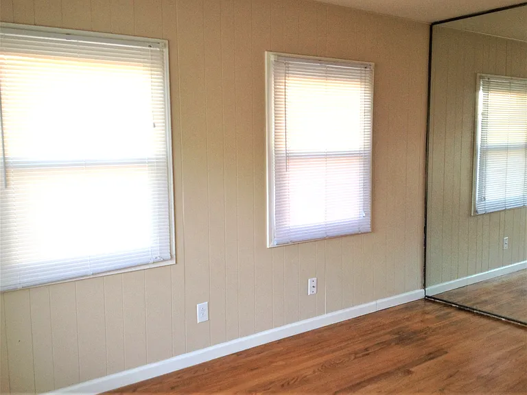 460 W 9th St — Photo 3