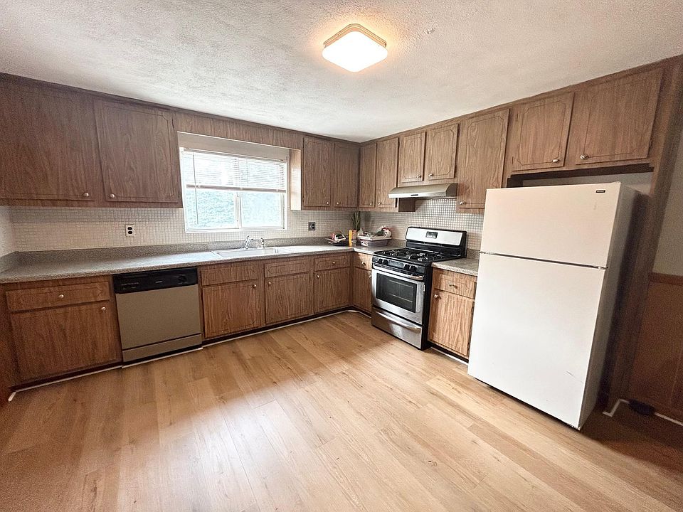 Kitchen (new floor)