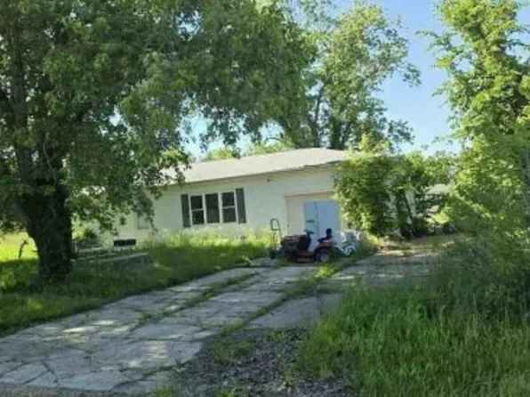 957 Meadow Dr, Catawissa, MO 63015