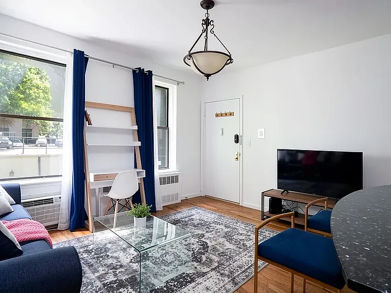 240 E 26th St #2C — Photo 3