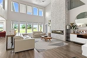 3rd image of 23102 Fm 521 Rd