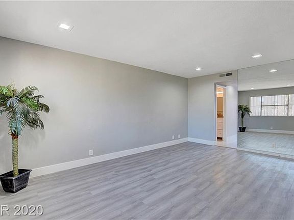 5th image of 1276 E Hacienda Ave
