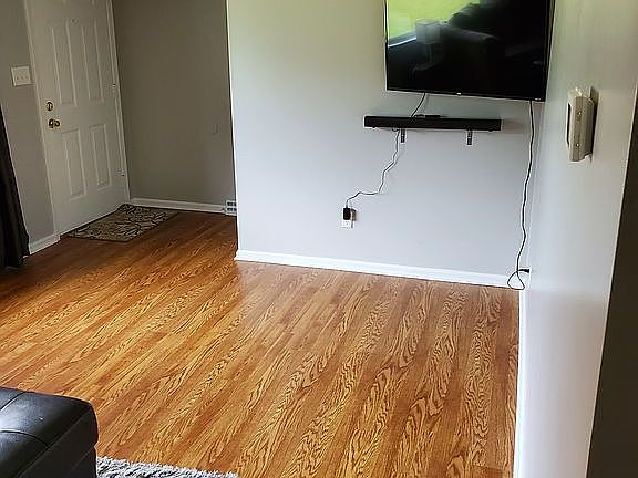 2nd image of 604 Ironwood Dr