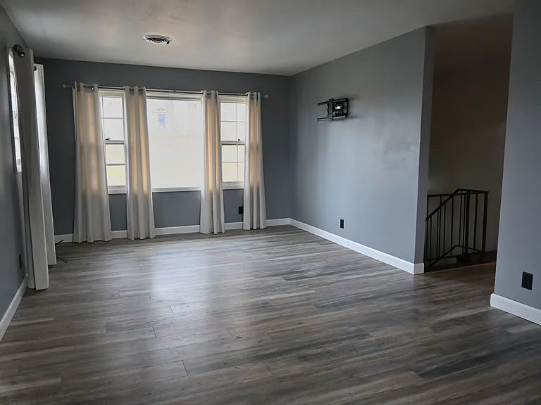 4011 W Englewood Blvd — Photo 7