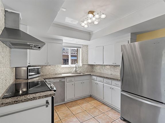 4th image of 2100 NE 57th St