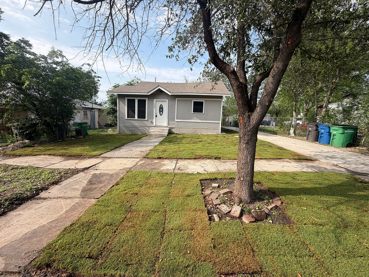 4 bed, 1556 sqft, $1,900 — Photo 2