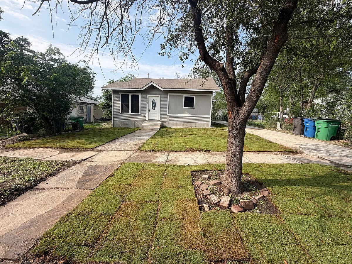 Building Photo - 1623 W Ashby Pl
