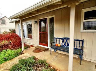 1176 N Main St, Ashland, OR 97520