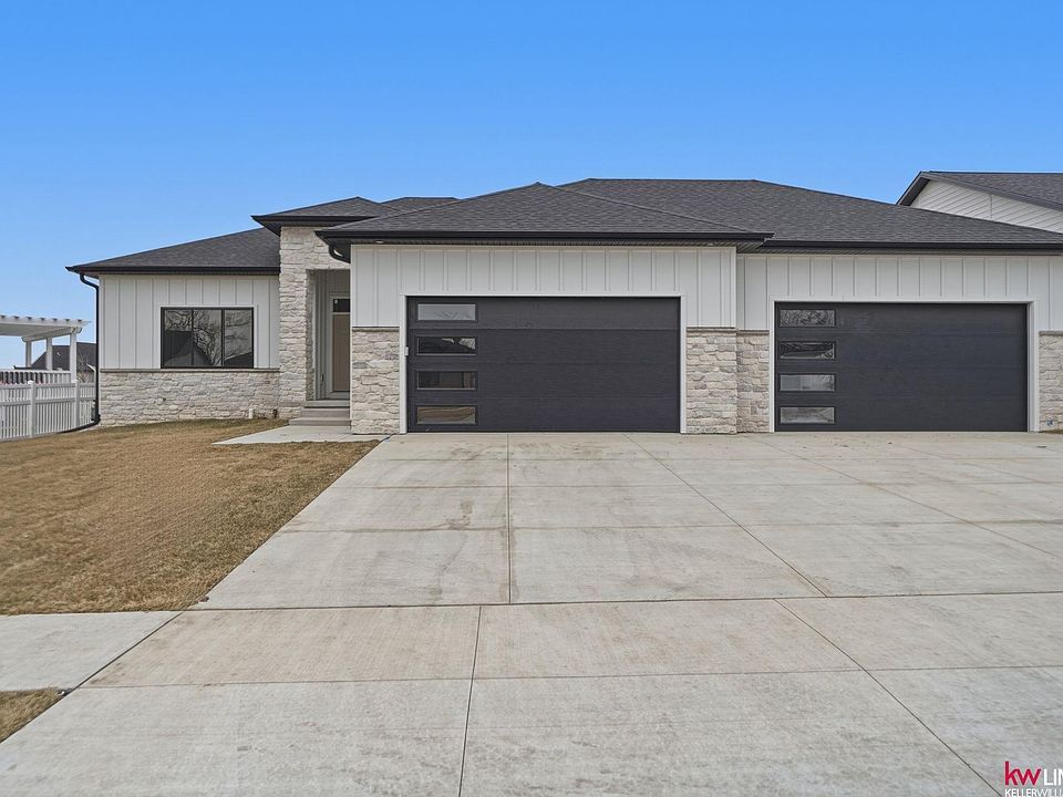 1st image of 3510 Tree Line Dr