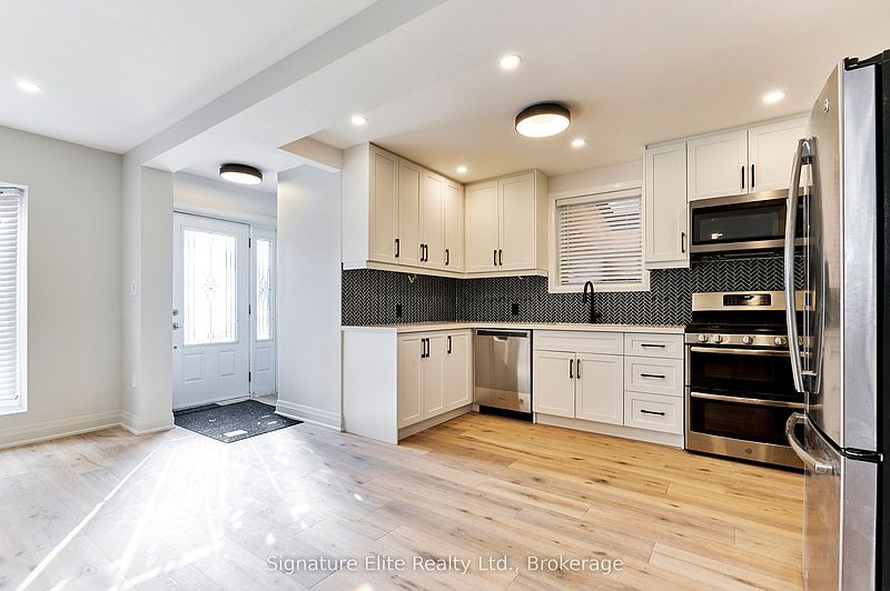 Toronto House for rent - 4 Bedrooms — photo 7