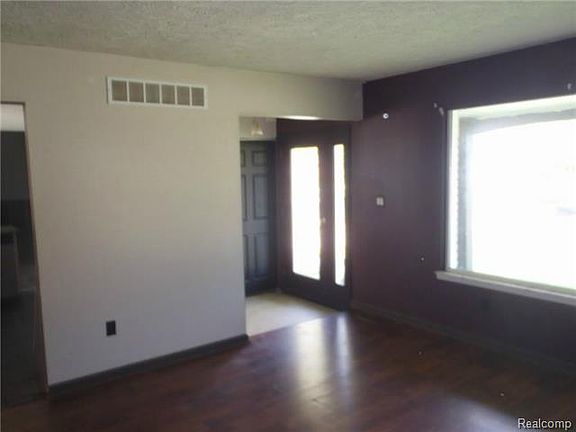 5th image of 20487 Law Ave