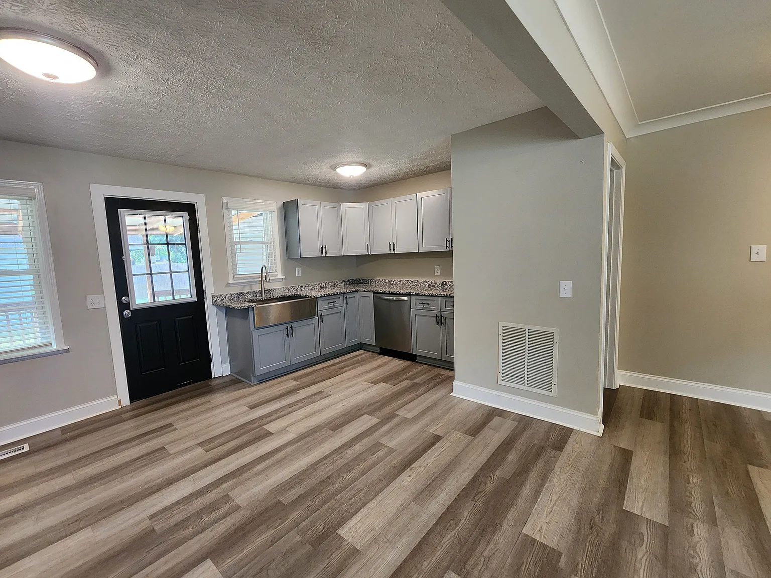 3 bed, 1224 sqft, $1,450 — Photo 3