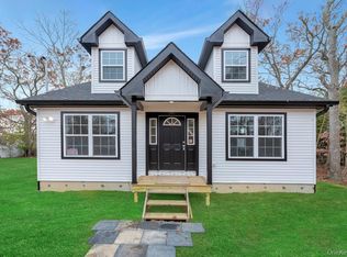 514 Neighborhood Rd, Shirley, NY 11967