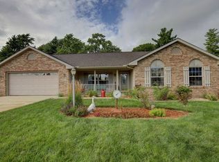 318 1/2 E Division St, Fisher, IL