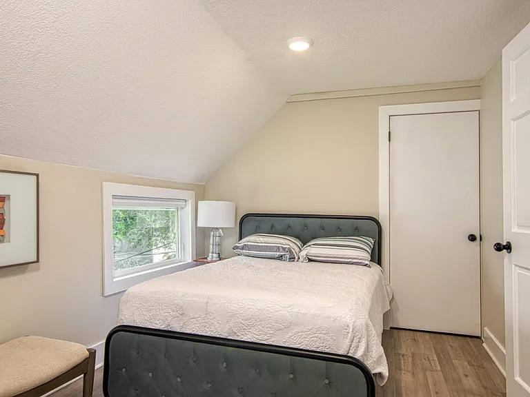 1102 White Ave NW — Photo 24