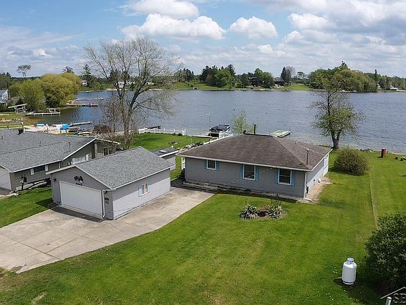 3rd image of 3045 W Lakeside Dr