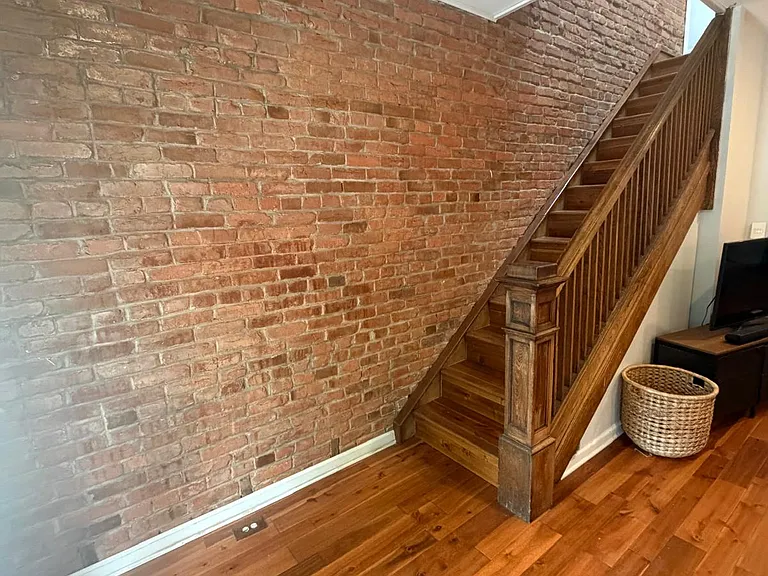 732 Kenyon St NW — Photo 3