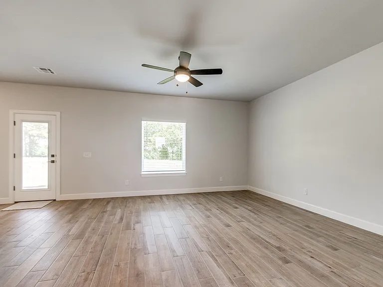2379 Clubhouse Dr — Photo 7