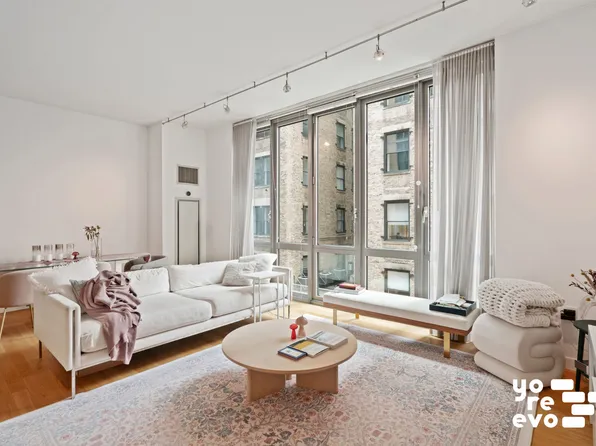 4 West 21st Street image 2 of 8