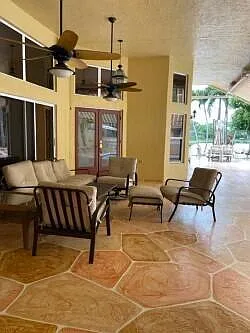5 bed, 3.0 bath, 2547 sqft, $1,400 — Photo 2