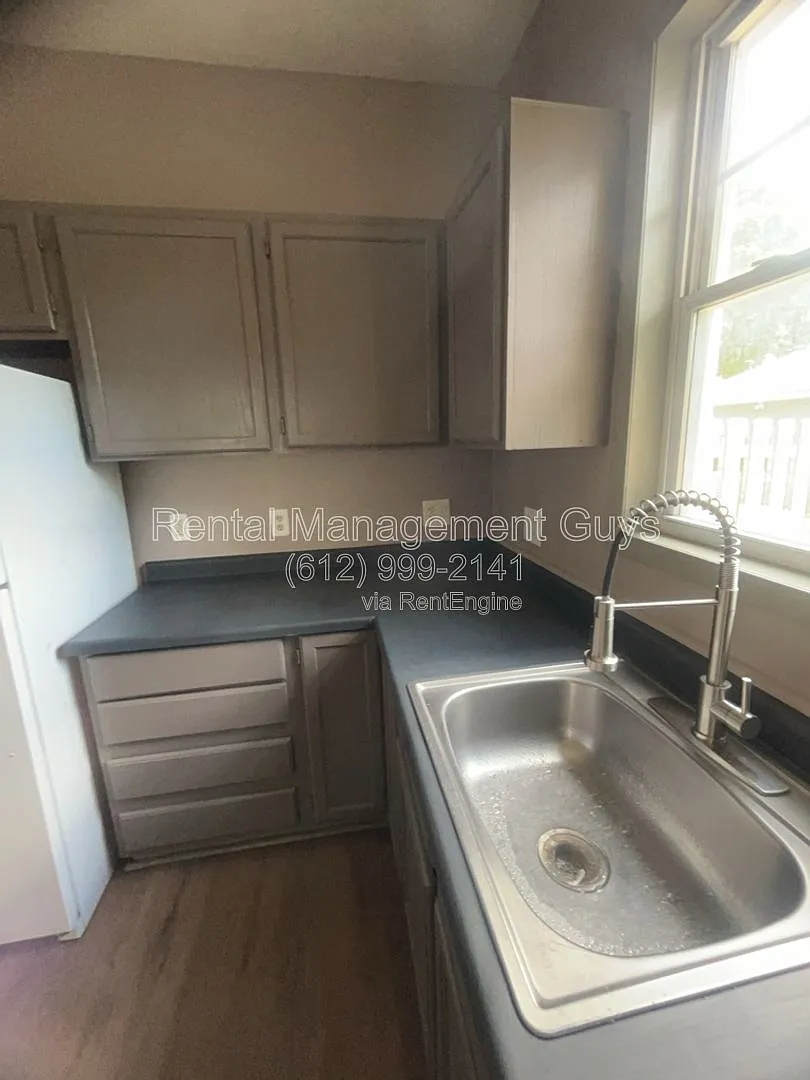 3 bed, 1.0 bath, $1,700 — Photo 2