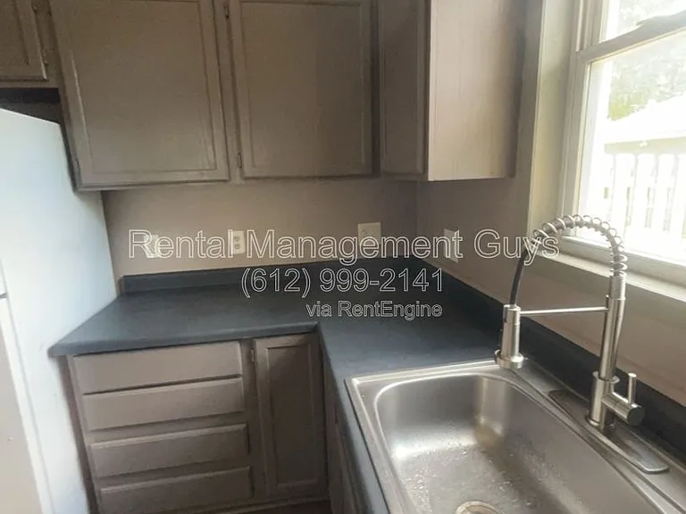2205 10th Ave S — Photo 3