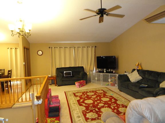 3rd image of 2433 Deaver Dr