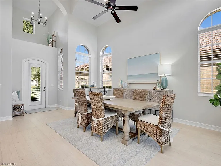 6096 Dogleg Dr — Photo 15