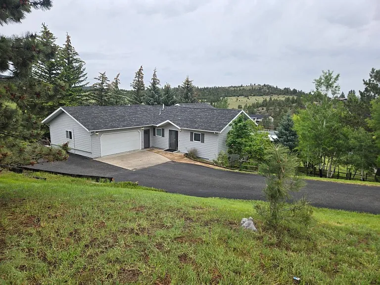 26 Hilltop Dr — Photo 1
