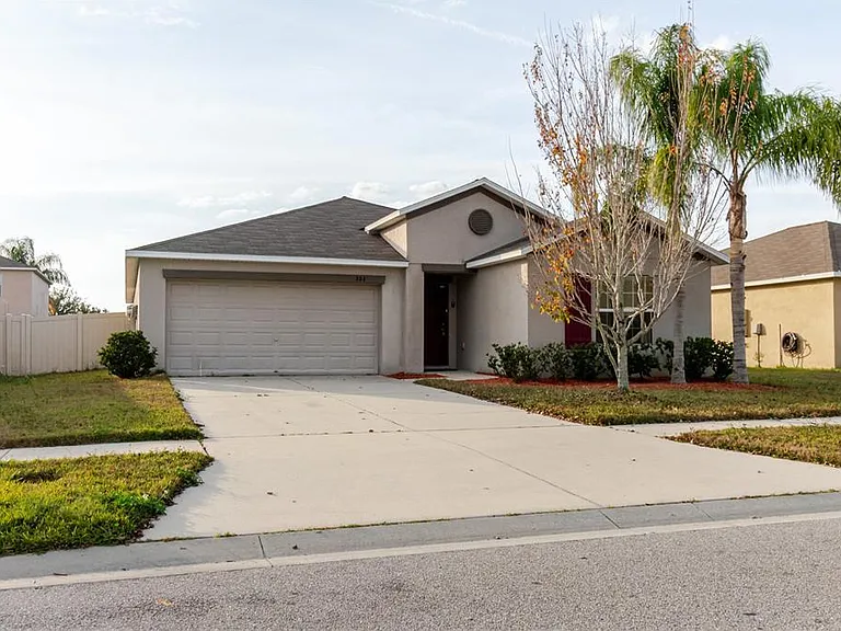304 Cascade Bend Dr — Photo 2