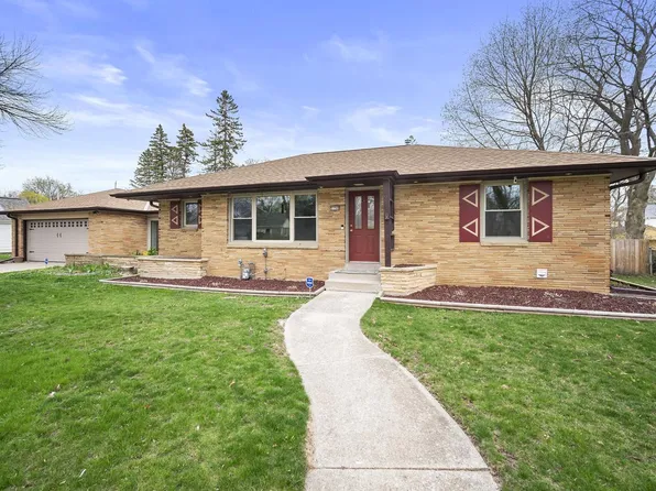 5750 North Bel Aire DRIVE, Glendale, WI 53209